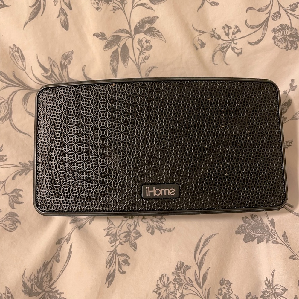 IHOME speaker